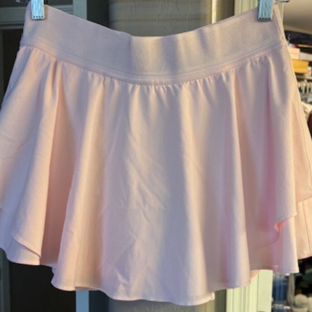 Lululemon Light Pink Skirt, Size 8, with lining/shorts underneath